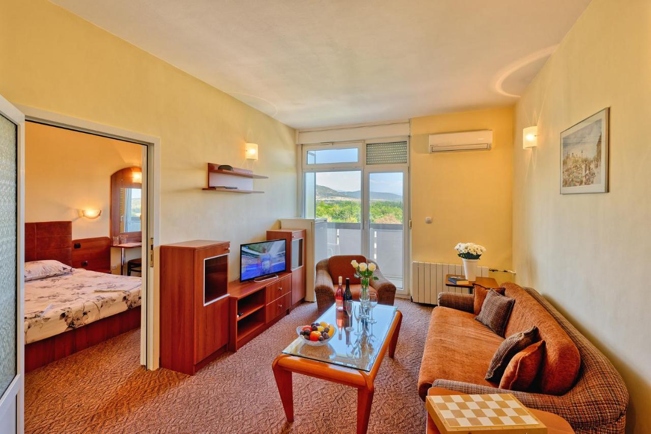 Augusta Spa Hotel Hisarya Luaran gambar